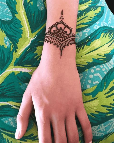 Aggregate More Than 74 Simple Wrist Henna Tattoo Designs Super Hot In