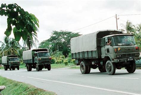 Tentera Darat Hantar Tambahan Lapan Trak Bantu Mangsa Banjir Di Pantai