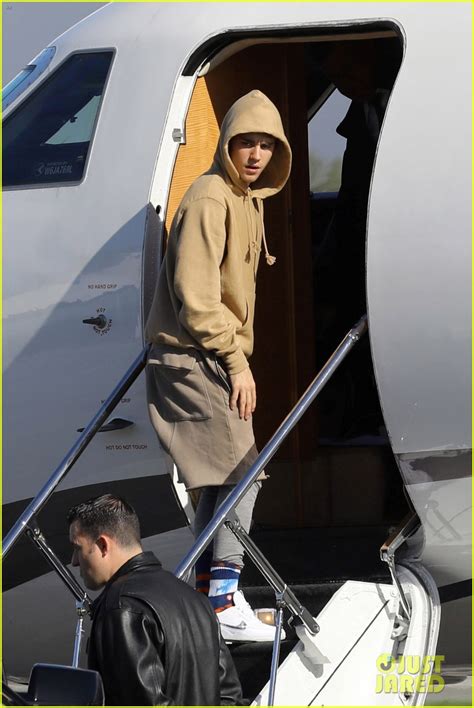 Photo Justin Bieber Boards Jet Mystery Female 01 Photo 3830241 Just Jared Entertainment News
