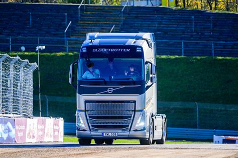 Volvo Trucks On Twitter Our Flagship The Volvo Fh Trying Out The