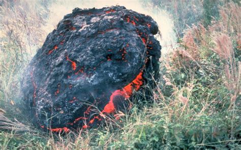Face Of Goddess Pele In Accretionary Lava Rock In Hawaii Hawaii Outdoor Guides