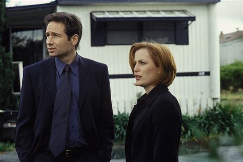 The X Files Hd Fox Mulder Dana Scully David Duchovny Gillian Anderson Hd Wallpaper Rare