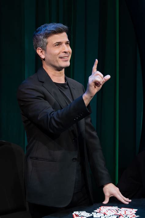 Theatre Review: ‘Asi Wind’s Inner Circle’: Prepare to be amazed!