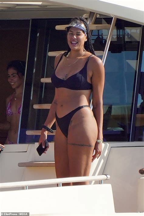 liz cambage flaunts her sexy body while vacationing in st hot sex picture