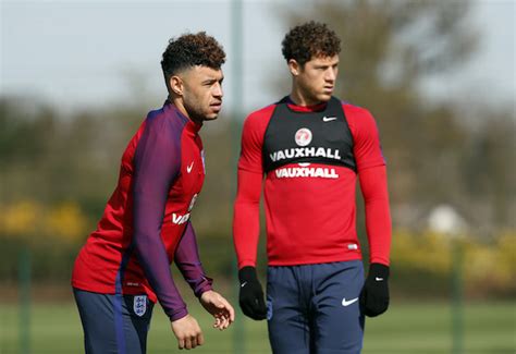 Is he married or dating a new girlfriend? Liverpool news: Oxlade-Chamberlain starts in England clash ...