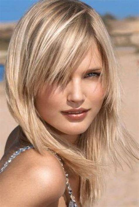 Sally hershberger, iconic celebrity hairstylist and salon owner, told cosmopolitan that a long face has the ability to pull off blunt or rounded bangs, which is a deadlift for other face shapes. 20 Best of Medium Hairstyles For Round Faces And Thin Fine ...