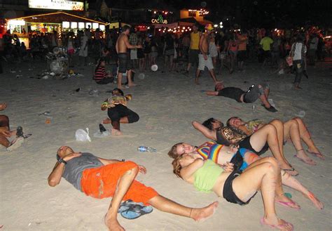How To Survive Thailands Full Moon Party