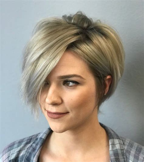 Short Razored Blonde Bob With Gray Highlights Bob Hairstyles For Fine