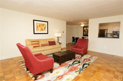 Apartment rent in alexandria has increased by 11.4% in the past year. New Brookside Apartments - Alexandria, VA | Apartments.com