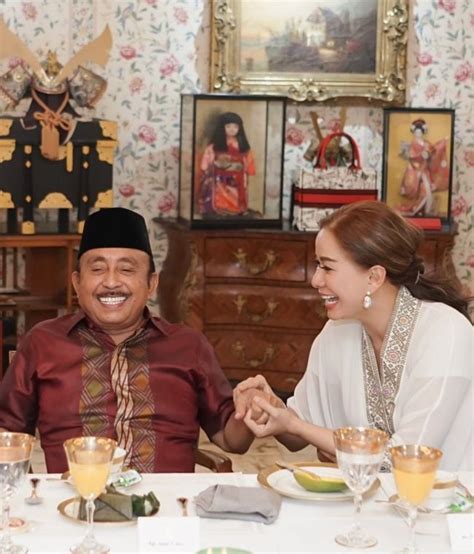 Kisah Cinta Donna Dan Eks Menteri Abdul Latief Mantap Menikah Tanpa Pacaran