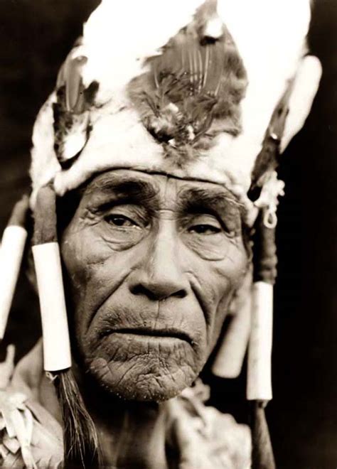 Ŧhe ₵oincidental Ðandy Tribal Headdresses From Around The World Part Ix
