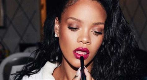 Rihanna Gives Preview Of Fenty Beauty Holiday Collection Expat Media