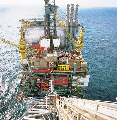 North Sea Oil Rig Photograph By Public Health Englandscience Photo Library