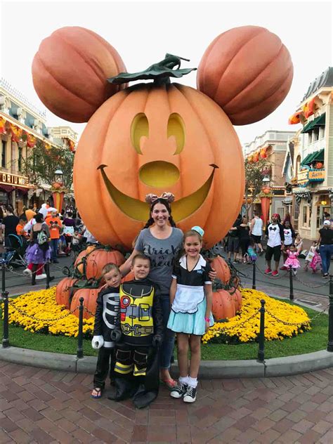 Mickeys Not So Scary Halloween Party Disneyland From A First Timer