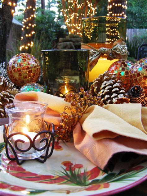 A beautifully decorated table creates a welcoming atmosphere and a festive mood. 32 Perfect Indoor Christmas Decorations Ideas - Decoration ...