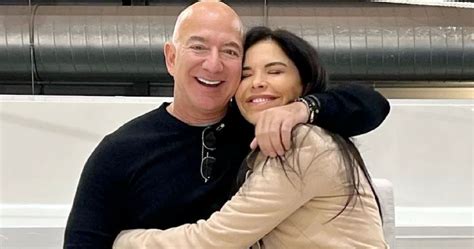 Jeff Bezos Proposes To Lauren Sanchez With 20 Carat Diamond Ring