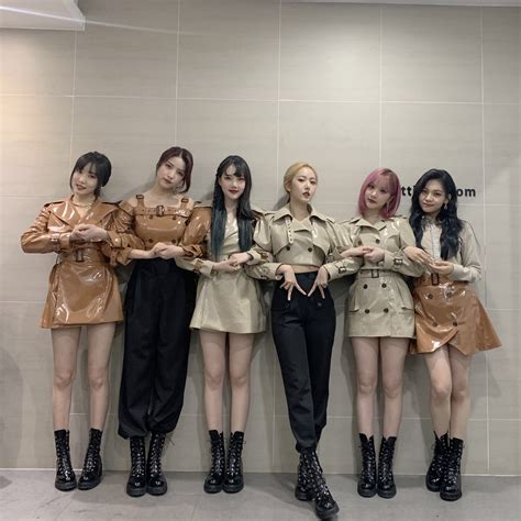The order of the gfriend members joining source music. GFriend's Outfits For 'Crossroads' Receive Positive ...