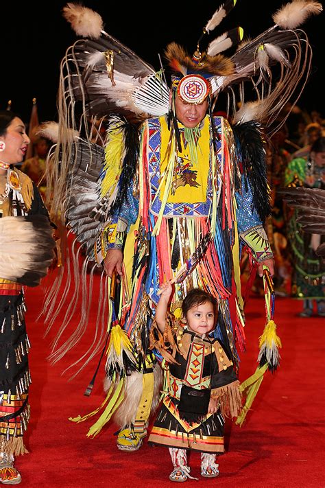 Dancers, drummers, pageantry highlight Seminole Tribal ...