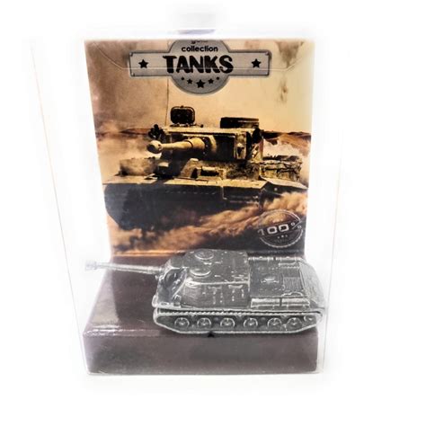 Diecast Figurine Collection Of Tanks Self Propelled Artillery