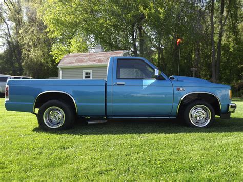 Make Chevrolet Model S10 Pickup Year 1983 Exterior Color Blue