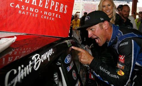 The green flag dropped at 4:24 p.m. MENCS: Clint Bowyer Wins Rain-Shortened Race at Michigan ...
