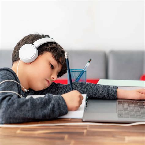 Tips To Guide Your Child With Virtual Learning