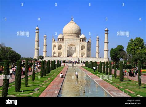 The Taj Mahal Stock Photo Alamy