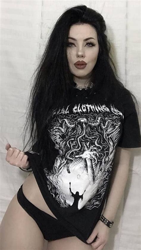 Pin By Chris Peoples On Gothic Women Black Metal Girl Goth Girls Hot Goth Girls