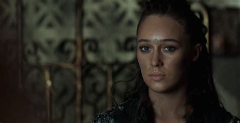 The 100 Episode 3 Episode 7 Preview A Look At Clarke Lexa And The