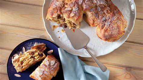 Mary berry likes to use shortcuts to trim hours in the kitchen, which means adapting smart cooking and baking hacks. Mary Berry's Apple Strudel Recipe | DK US