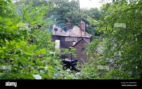 The Crooked House Pub Morning After The Fire Stock Photo Alamy