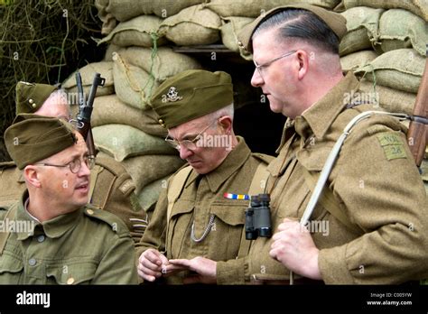 Ww2 British Soldier Uniform Fotos Und Bildmaterial In Hoher Auflösung