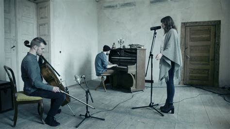 ‎video Musical De “nur Zu Besuch Akustik Video” De Lina Maly En Apple