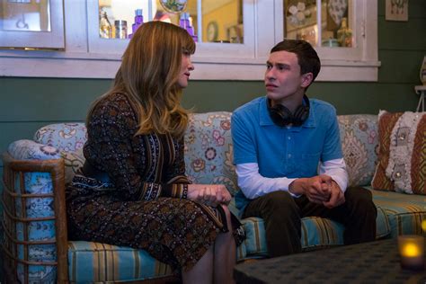 Atypical La Saison 2 De La Série Netflix Est Elle à La Hauteur Des