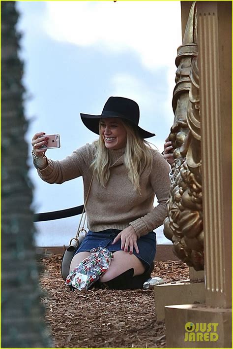 Hilary Duff Reunites With Ex Husband Mike Comrie For Holiday Shopping Photo 3518339 Hilary