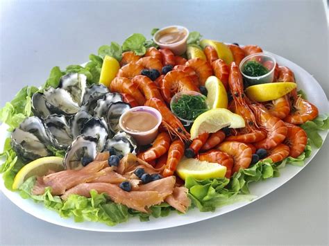 Seafood Platter (serves 8-12 guest) - Sydney Premium Charters