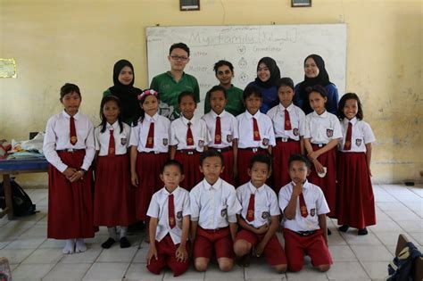 Industri berasaskan sumber dan industri bukan berasaskan sumber. Hari Ketiga Kegiatan Mahasiswa UTP Malaysia di Desa Burai ...