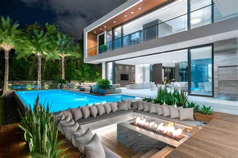 Modern Architecture In Miami Beach Fl Offered At 235 Million 5000 ×