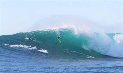 Your Week In Ocean Huge Pacific Swells Prompt Emergency