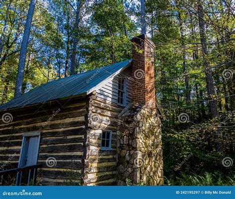Log Cabin In Forest Setting Stock Image Image Of Tourism American