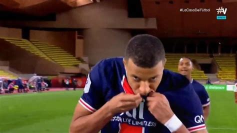 Mbappé And His Love For Psg Kiss Of The Badge And Message To Madrid Besoccer
