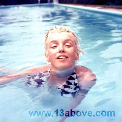 13 Above UNSEEN Pics Of Marilyn Monroe TOPLESS