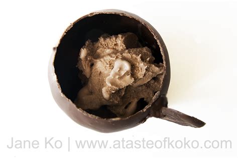 Make the white chocolate mousse according to the instructions on the package. Tirecipes: Hot Chocolate in Edible Chocolate Cups