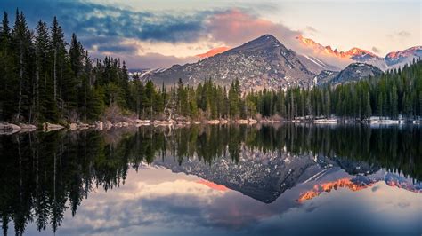 1366x768 Bear Lake Reflection At Rocky Mountain National Park 4k