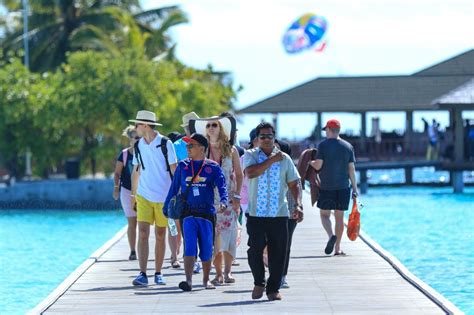 Tourist Arrivals In Maldives For 2017 Expected To Be 7 Percent More