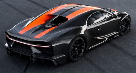 It is the first supercar to break the 300 mph barrier. Andy Wallace Says Bugatti Chiron Super Sport 300+ Was ...