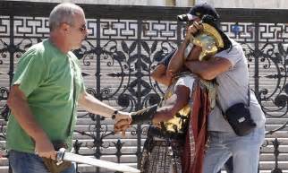 Rome's police dress up as centurions to catch gang of conmen fleecing