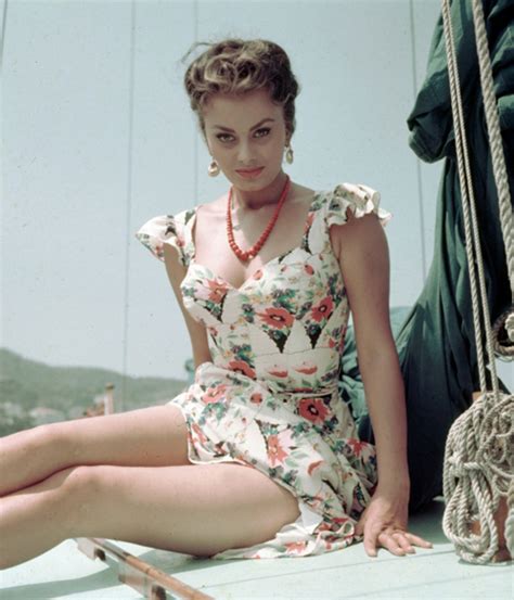 Classic Beauty Icon Of Italy Stunning Color Photos Of Sophia Loren