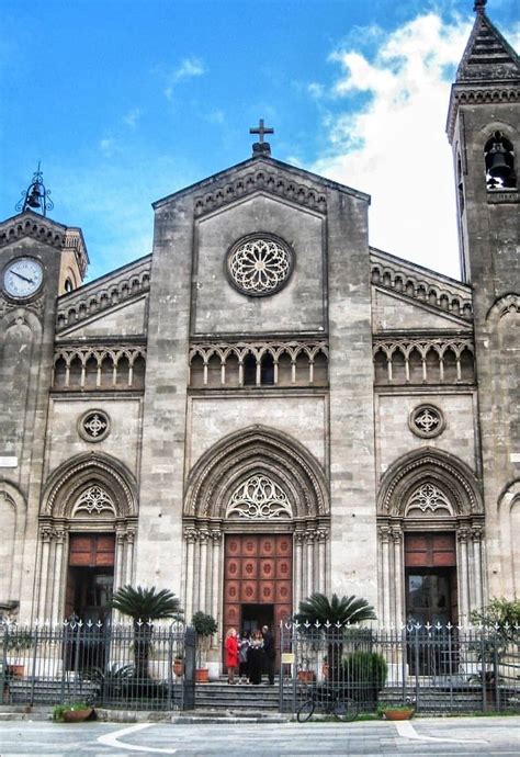 La chiesa apostolica in italia è parte delle famiglia evengelica e pentecostale. Chiesa di Bagheria | Italia, Viaggi