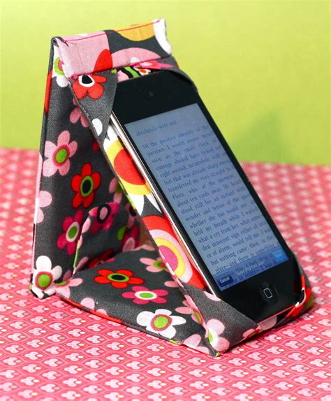 I Pod Touch Case Stand · How To Make A Phone Holder · Needlework On Cut